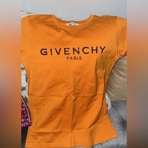 Kids Givenchy t shirt it’s for boy or girl size 12 years only worn once.